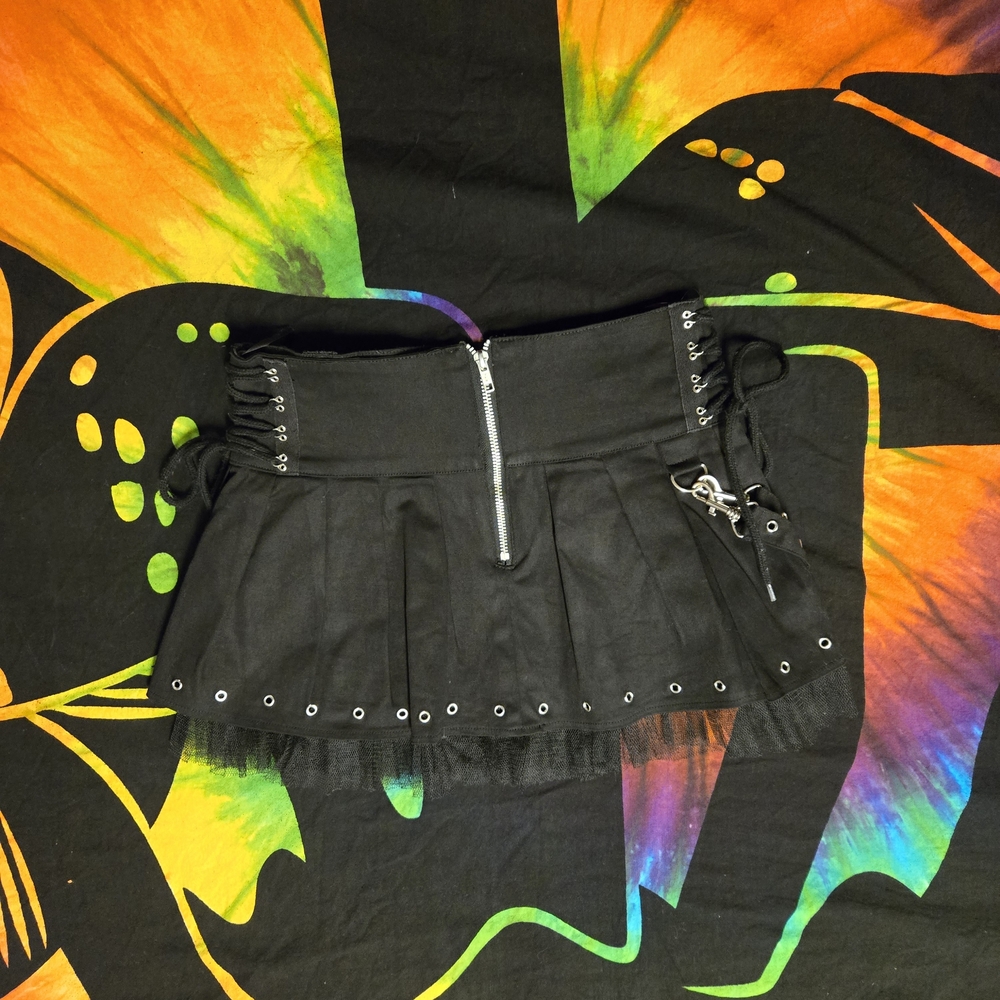Hell Bunny Skirt - Picture 2 of 11